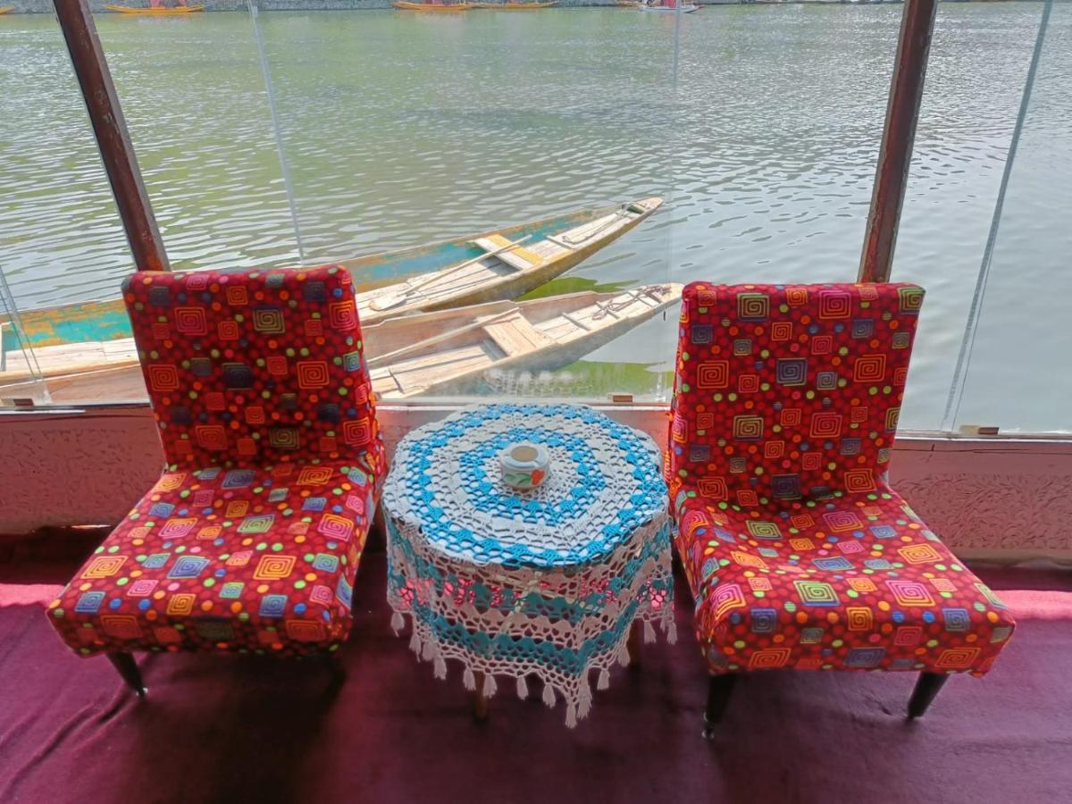 Island Homestay ศรีนาการ์ ภายนอก รูปภาพ